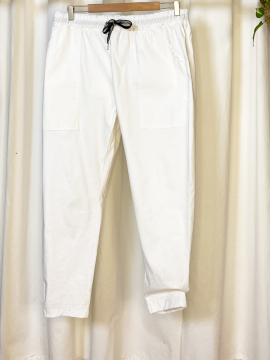 Malorie, pantalon coloris blanc, grande taille zoom