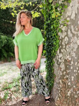 Lila, pantalon fluide fleuri, coloris vert, grande taille face