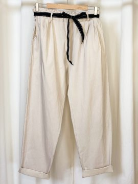 Florence, pantalon Paper bag, coloris beige, grande taille devant