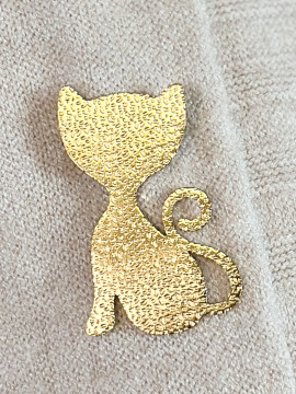Broche petit chat, coloris or zoom